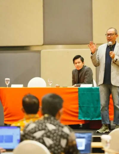 Spora Comm Mengisi Training