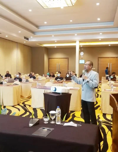 Spora Comm Mengisi Training